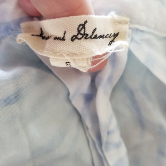 Jane and Delancey S blue and white casual collared button-down - Picture 2 of 3